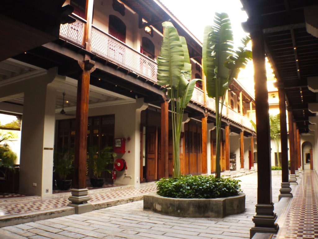 7 Terraces Inner Courtyard- Kebaya House - Food For Thought