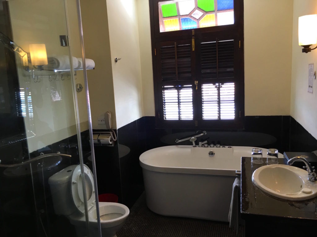 Room Bathroom | Hotel Penaga | Food For Thought